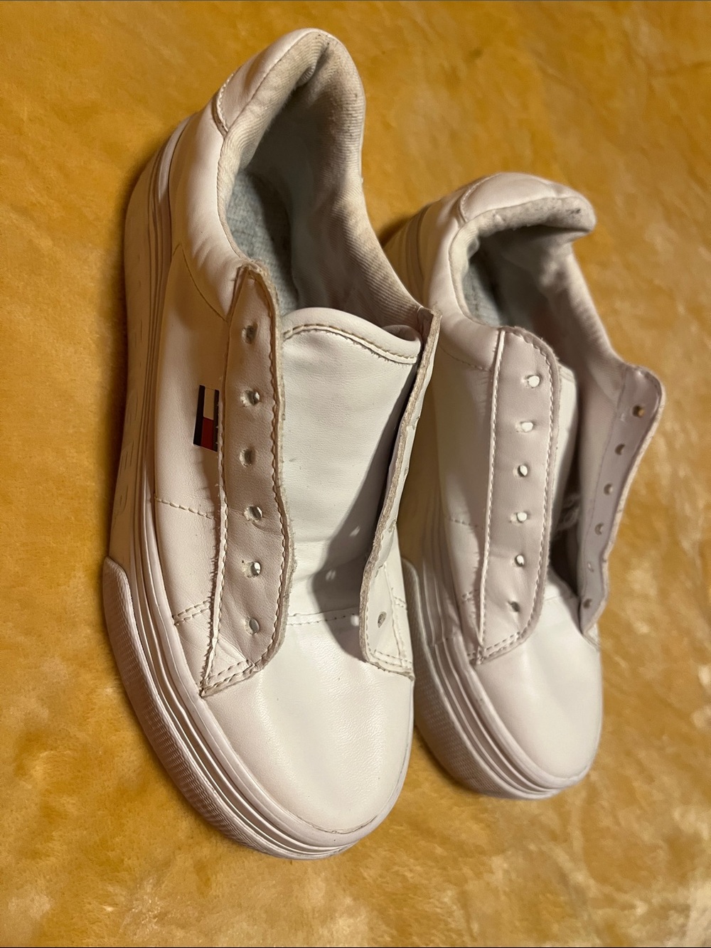 Tommy Hilfiger White Leather Low-Profile Sneakers with Flag Detail